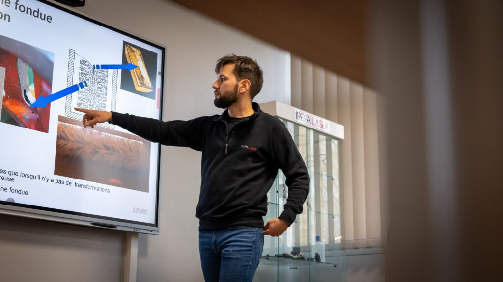 Un formateur en action lors d'une formation